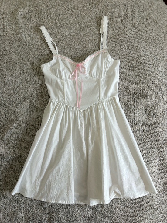 Altar'd State Dresses & Skirts - Altar'd State White Sundress with Pink Ribbon & Lace Trim